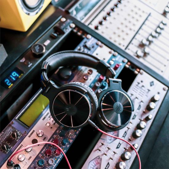 Picture of Oneodio Pro 10 Professional Wired Over Ear DJ and Studio Monitoring Headphones - BK