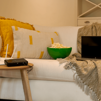 Picture of GIZZU 36W 32Wh 8800mAh Mini Dual DC UPS Lithium - Black