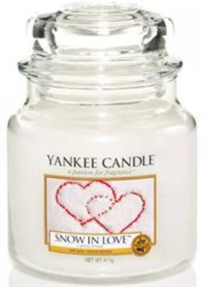 Picture of Yankee Candle Snow In Love Medium Jar Retail Box No